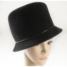Jennifer Lopez Black Felt Hat w/black patent leather ban Jennifer Lopez Black Felt Hat w/black patent leather ban