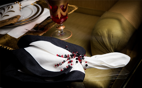 Looks International Table Ware
